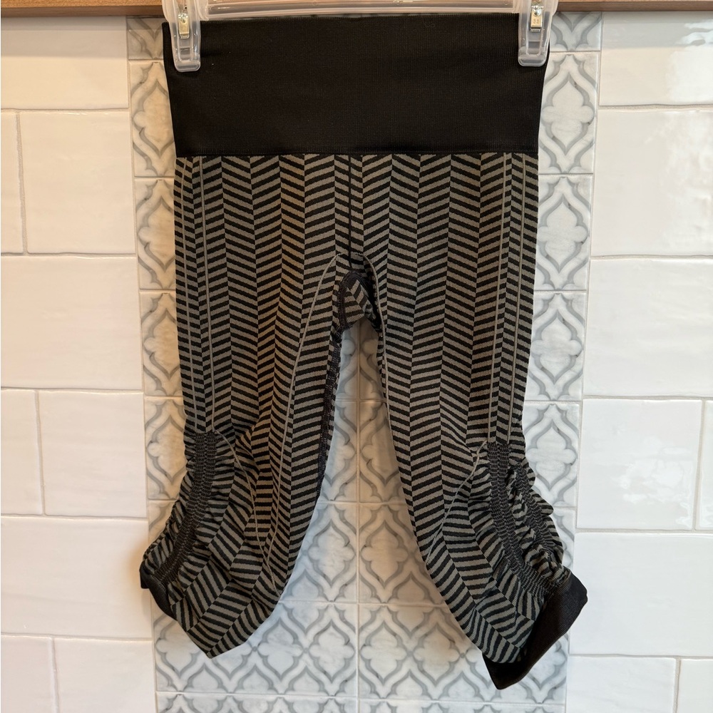 lululemon athletica Chevron Leggings - Black and Gray
